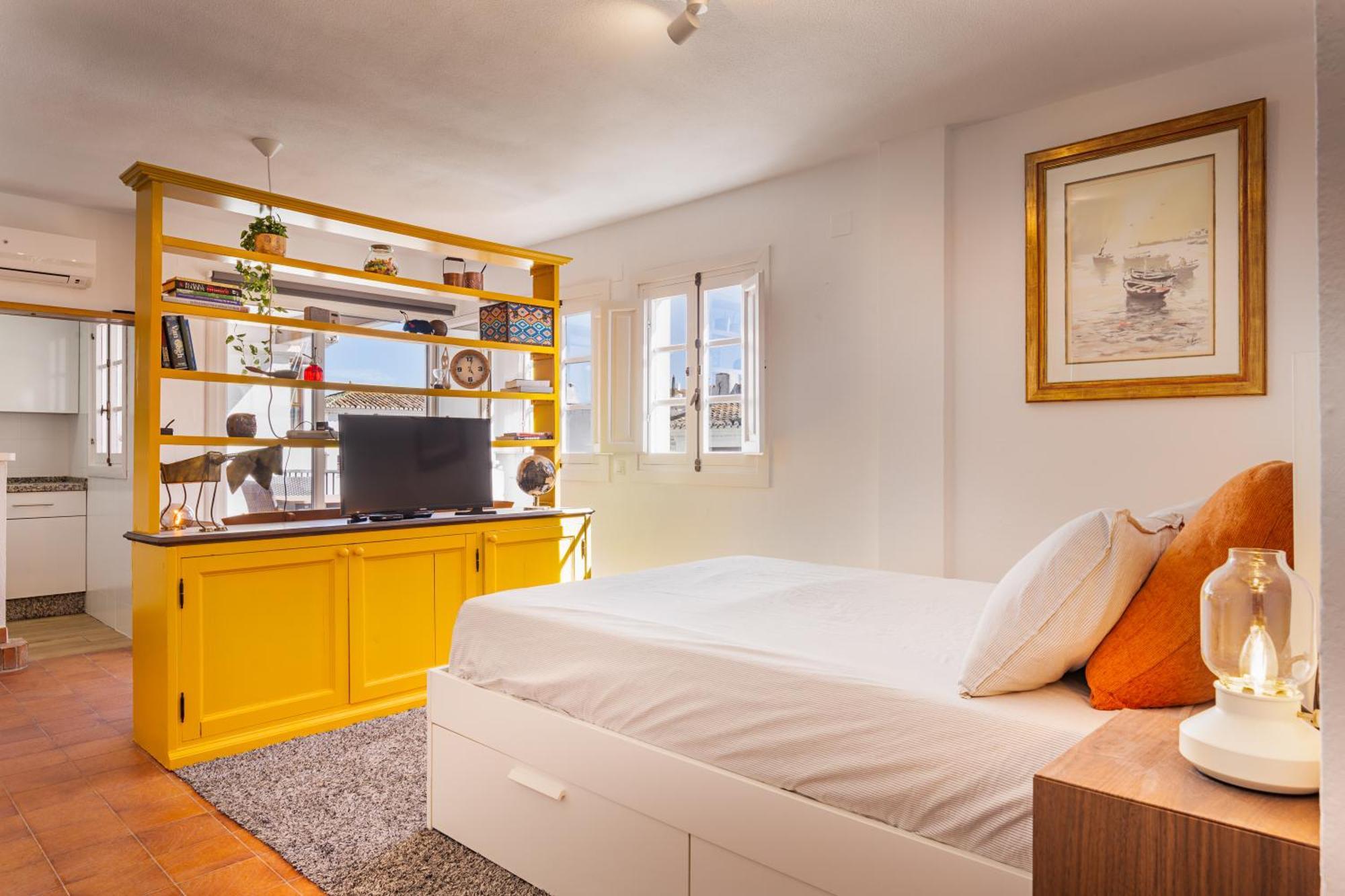 Duquesa Port Studio Apartment - Bright Sunlit Terrace Манилва Экстерьер фото